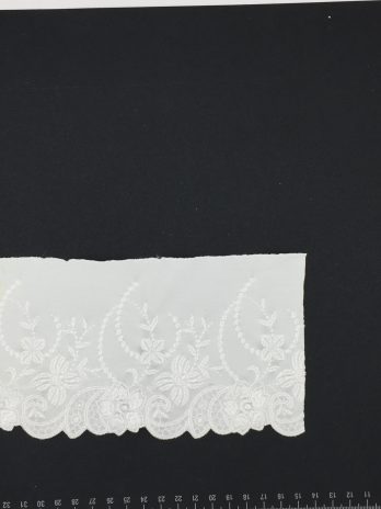 Lace 840377